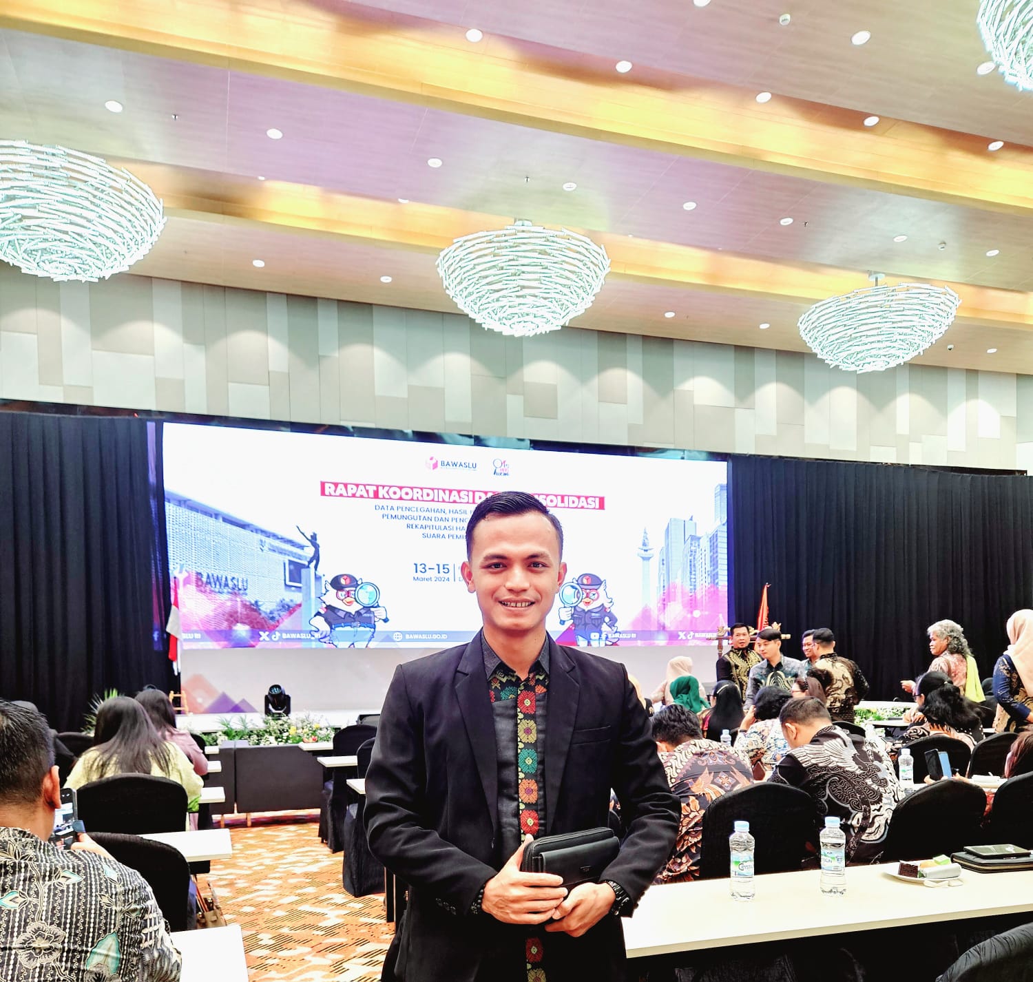 Rida Nur Kisawan Kordiv PPH saat Hadiri Rapat Koordinasi dan Konsolidasi  Data Pencegahan Hasil Pengawasan Kampanye, Pemungutan dan Penghitungan Suara Serta Rekapitulasi Hasil Penghitungan Suara Pemilu 2024 (13/3/2024)