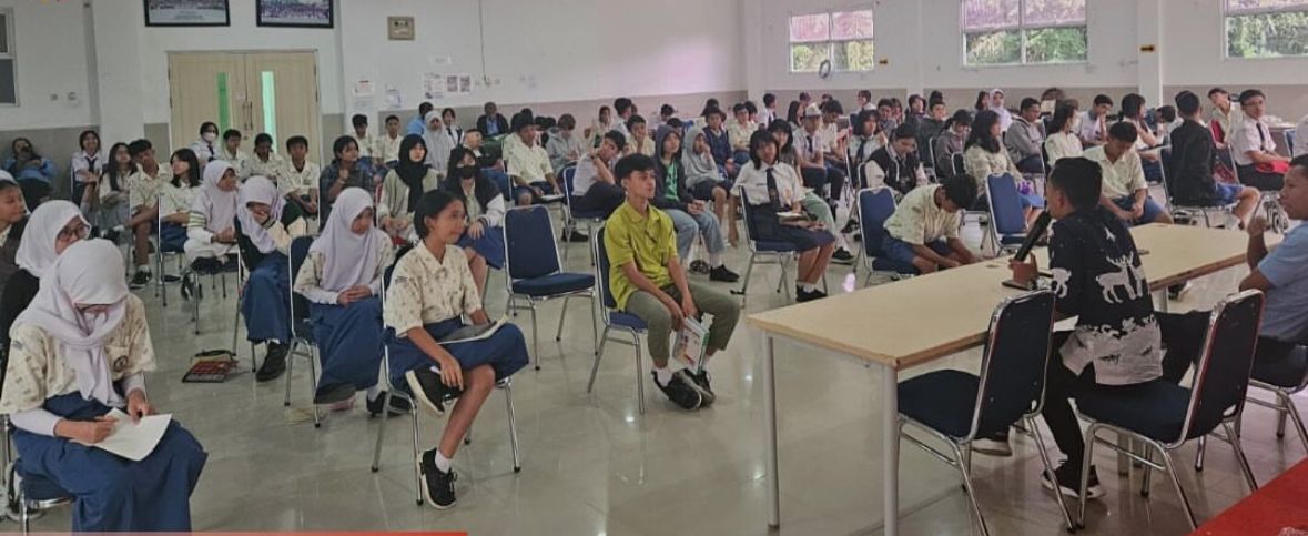 Bawaslu Pelalawan Goes to School