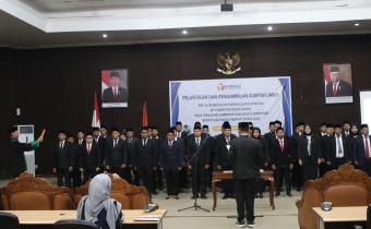 Pelantikan Panwaslu Kecamatan Se-Kabupaten Pelalawan pada Pemilihan Tahun 2024 di Auditorium Lt. 3 Kantor Bupati Pelalawan pada hari Sabtu (25/05/2024)