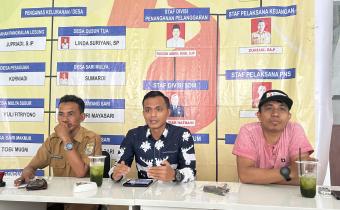 Kordiv P2H Rida Nurkisawan saat memberikan arahan di Panwaslu Kecamatan Lesung (11/06/2024)