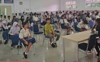 Bawaslu Pelalawan Goes to School